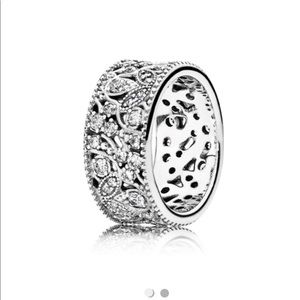 Pandora shimmering leaves ring